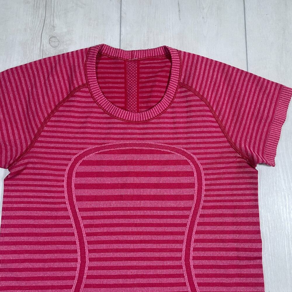 Lululemon Women's 8 Swiftly Crew Lucy Stripe Short Sleeve Pink Shirt Running - Picture 2 of 11
